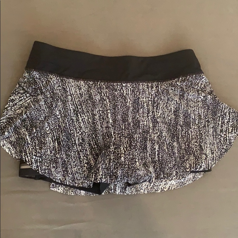 Lululemon quick pace skirt -size 8